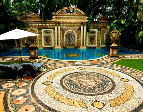 villa versace prezzo|where is versace mansion.